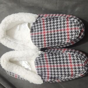 Pottery Barn Houndstooth Sherpa Moccasins Slippers Med NWOT